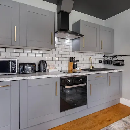 Bateman, Modern Centre Sleeps 6 Йорк