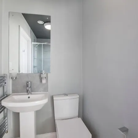 Daire Bateman, Modern Centre Sleeps 6 York