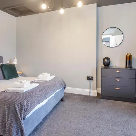 Bateman, Modern Centre Sleeps 6 *