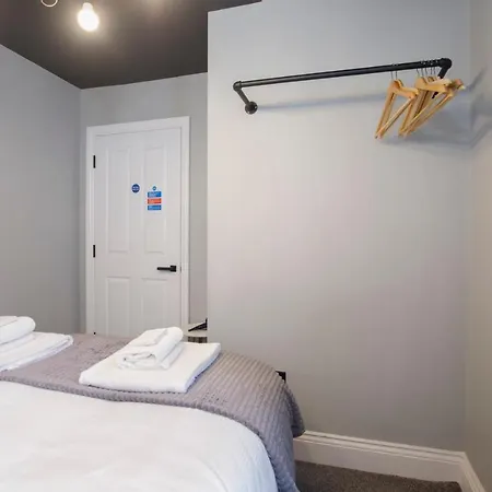 Bateman, Modern Centre Sleeps 6