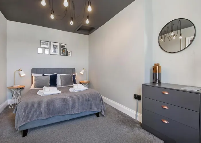 Bateman, Modern Centre Sleeps 6 Apartment