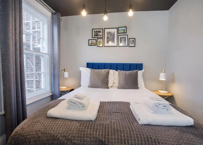 Bateman, Modern Centre Sleeps 6 *