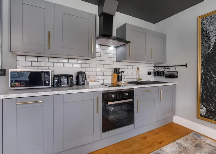 Bateman, Modern Centre Sleeps 6 York