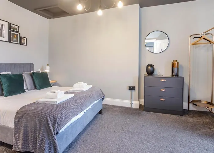 Bateman, Modern Centre Sleeps 6 *