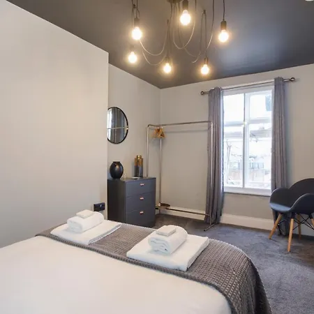 Bateman, Modern Centre Sleeps 6 Apartment